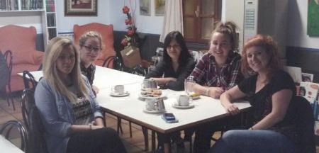 Reunión de desayuno con nuestras compañeras de la asociación Salhaketa de Navarra